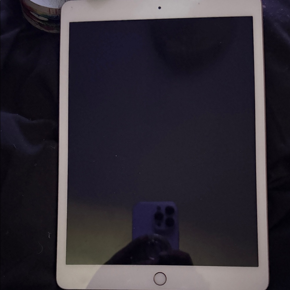 Apple Tablet in White and Gold